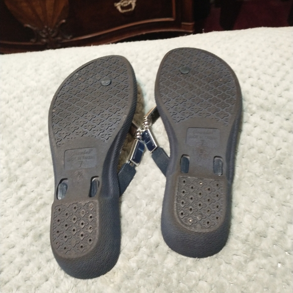Sandals - Picture 2 of 2
